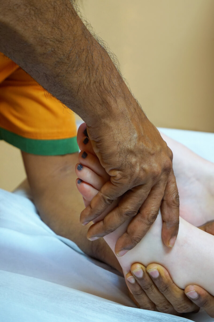 Аюрведа и массажи суставов