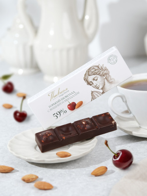 Горький шоколад 59% без добавления сахара с вишней и миндалем, Theobroma, 30 гр